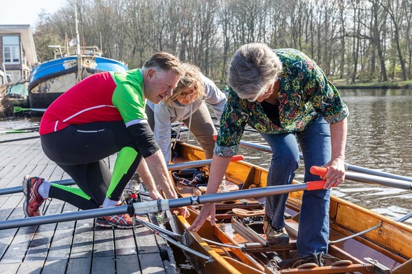 even-echt-in-een-boot-roeien even-echt-in-een-boot-roeien