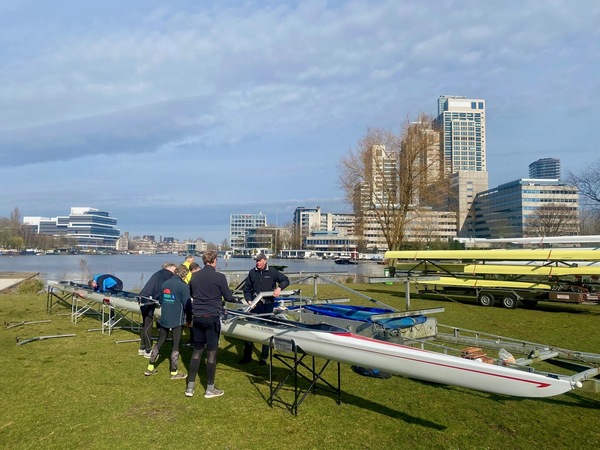 Opriggeren boot bij RIC