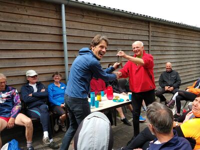 overhandiging-van-dijk-beker overhandiging-van-dijk-beker
